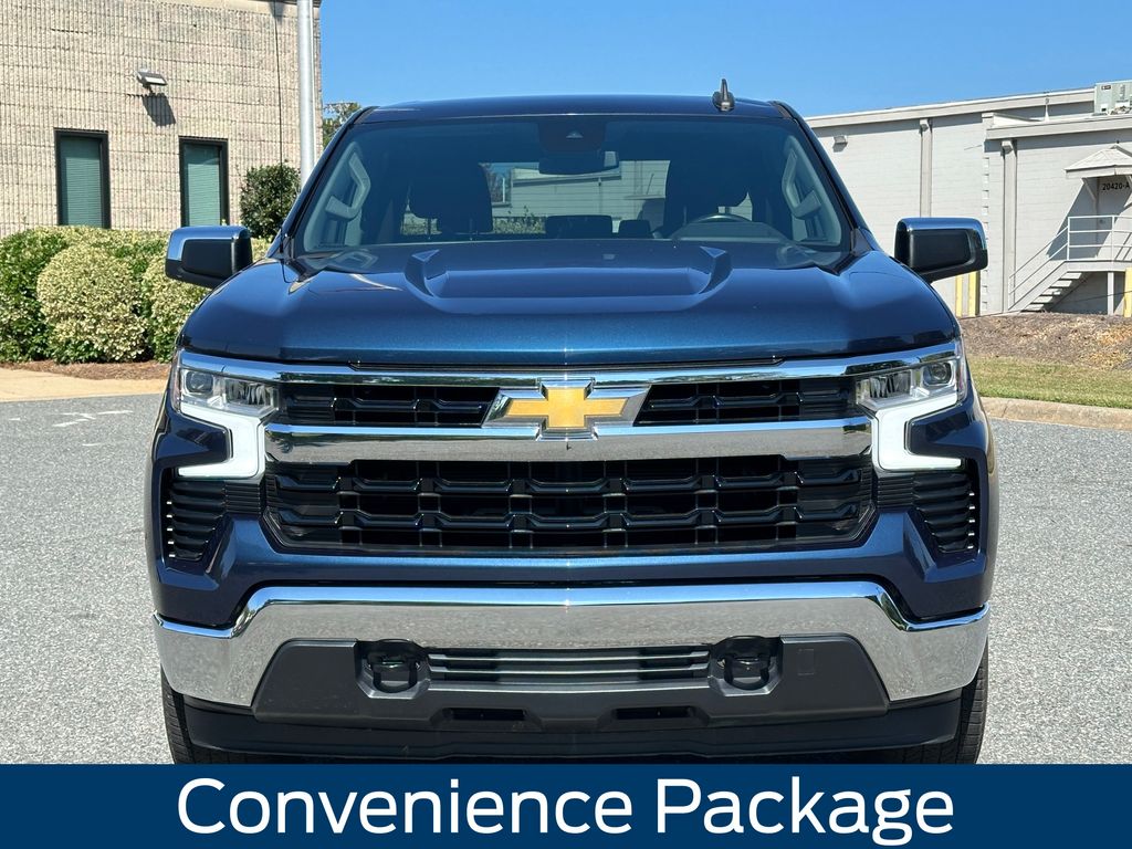 2022 Chevrolet Silverado 1500 LT photo 2