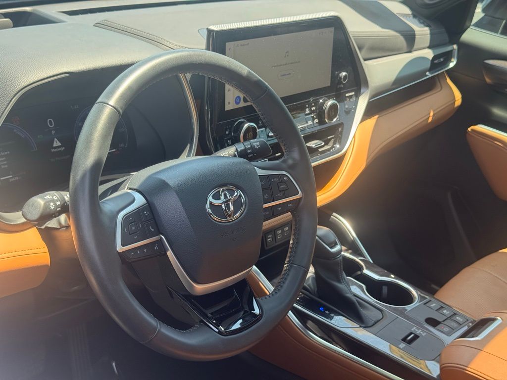 2023 Toyota Highlander Hybrid Platinum photo 20