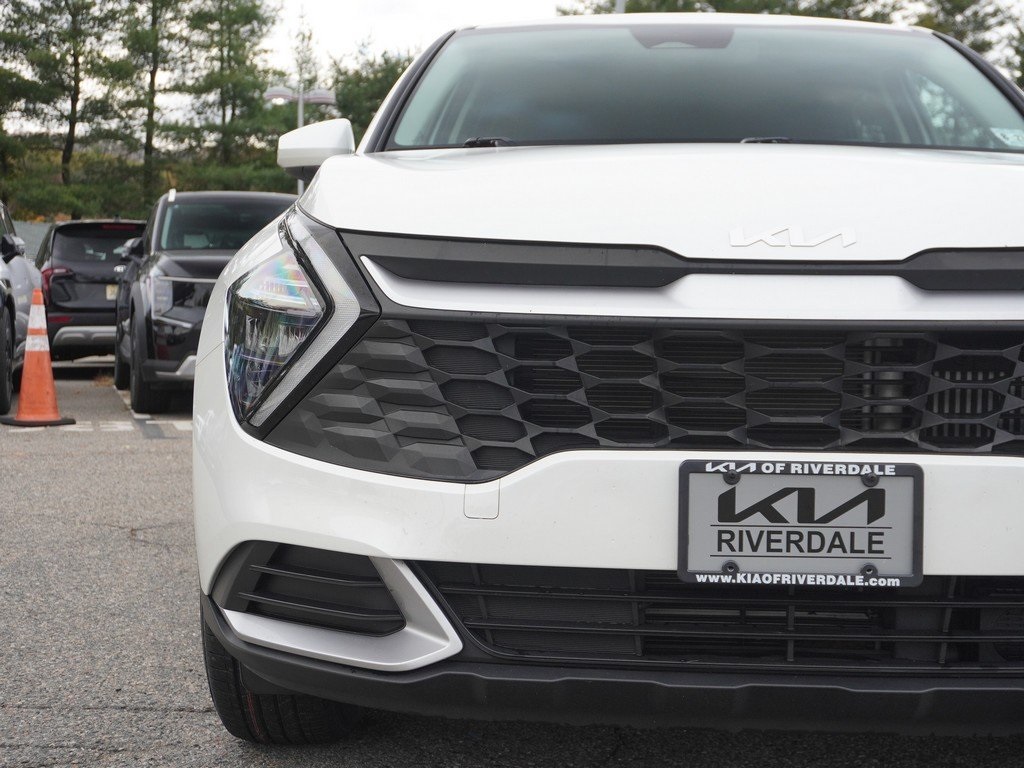 2023 Kia Sportage Hybrid LX photo 4