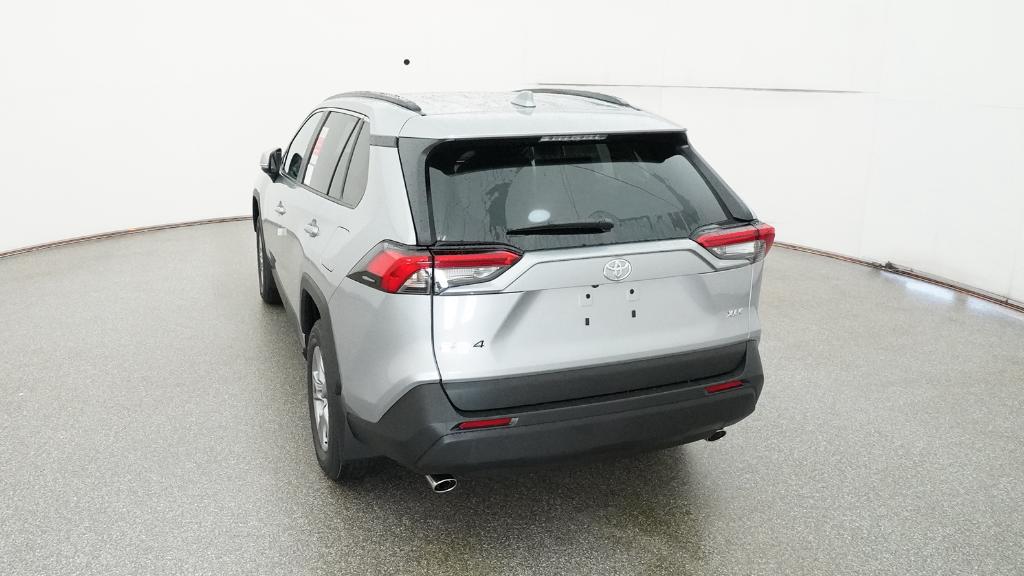 2025 Toyota RAV4 XLE photo 16