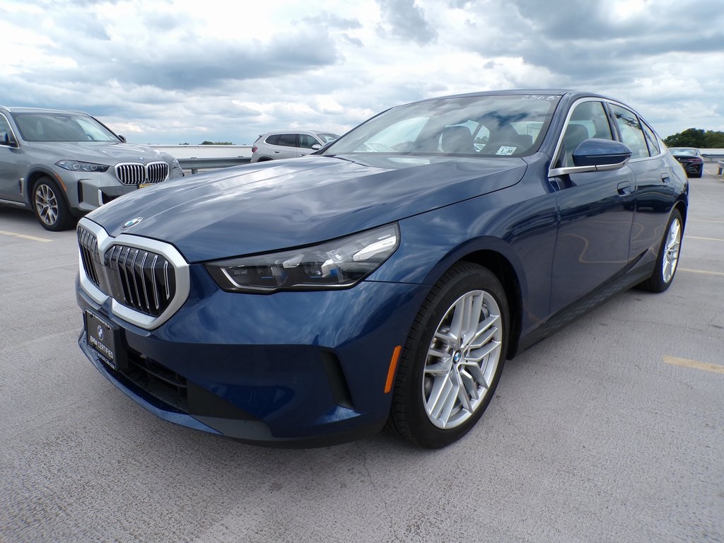 2025 BMW 5 Series 530i