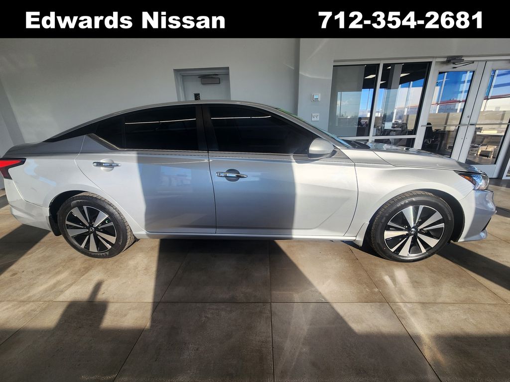 2022 Nissan Altima SV