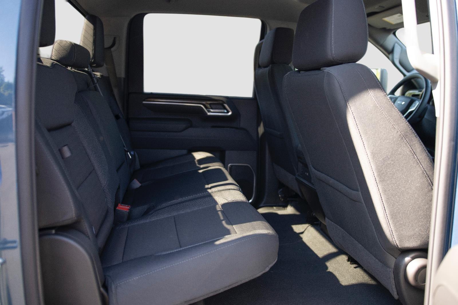 2025 Chevrolet Silverado 2500HD LT photo 18