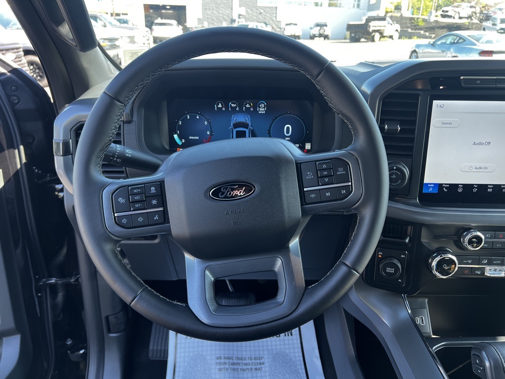 2025 Ford F-150 XLT photo 5