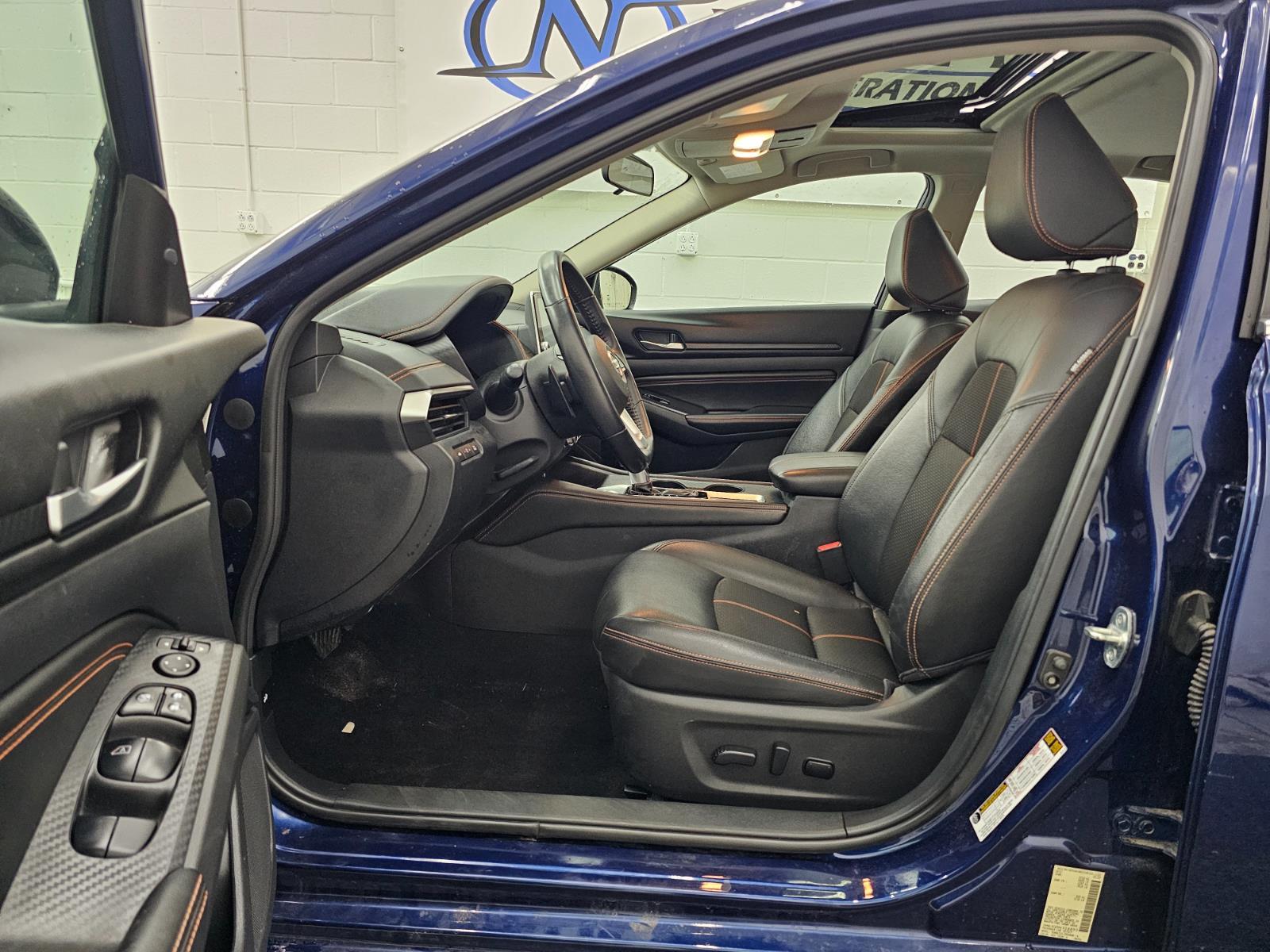 2019 Nissan Altima 2.5 SR photo 3