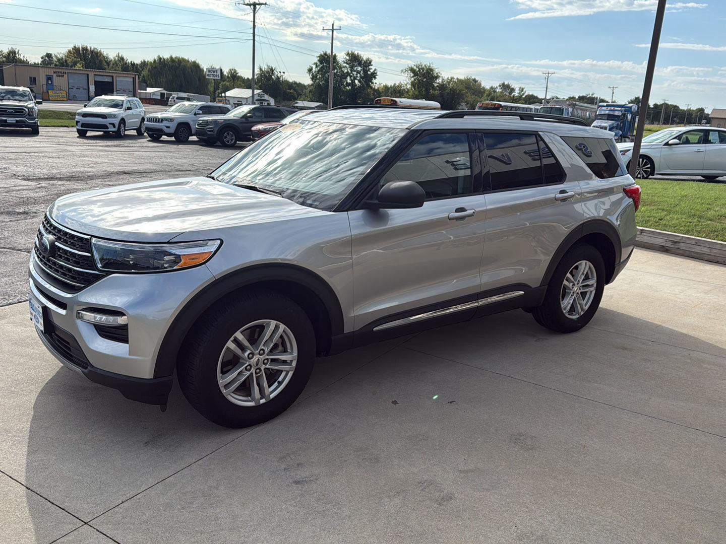 2022 Ford Explorer XLT photo 3