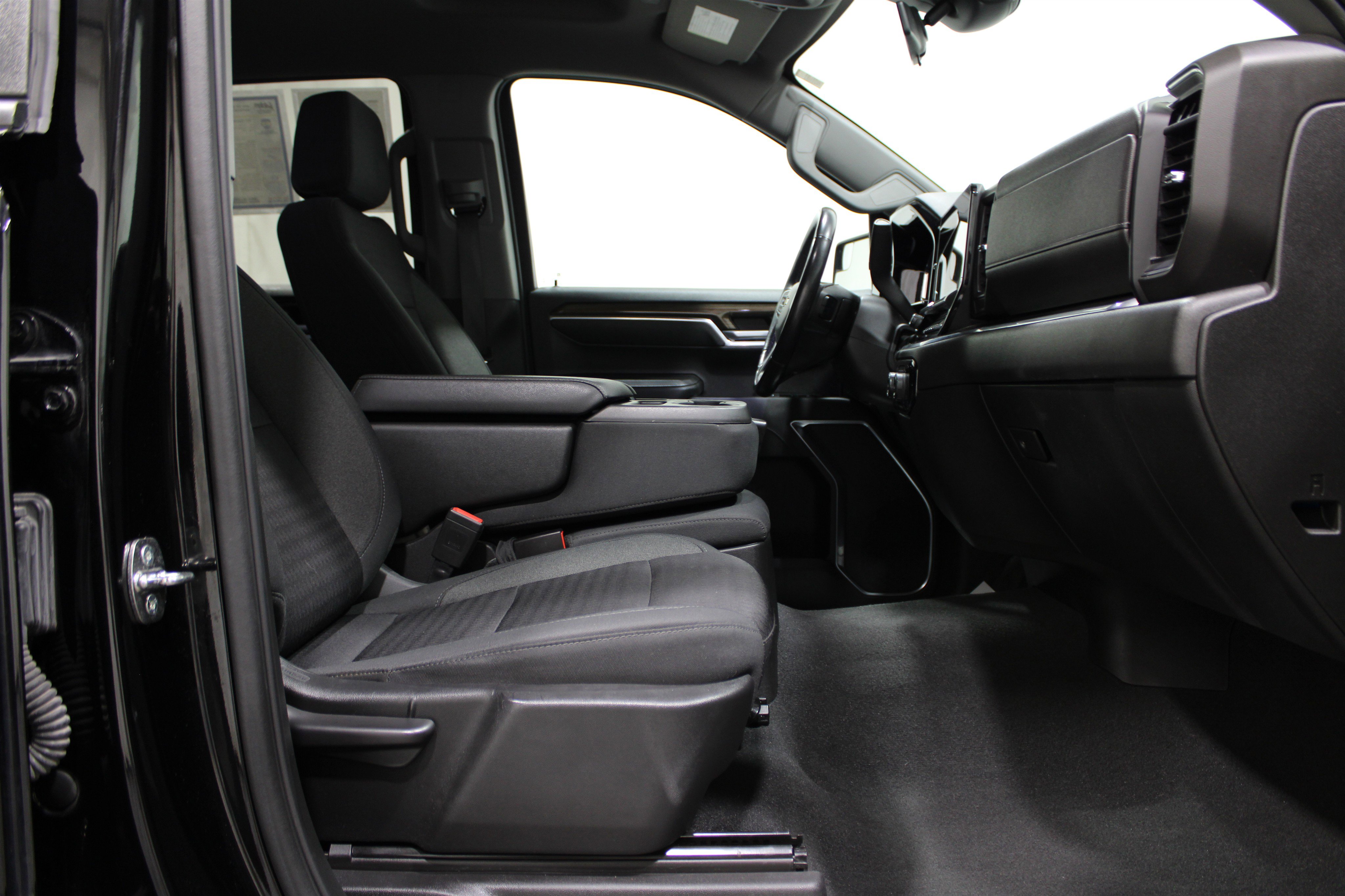 2022 Chevrolet Silverado 1500 LT photo 22