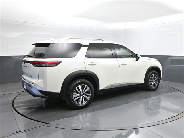 2022 Nissan Pathfinder SL photo 14