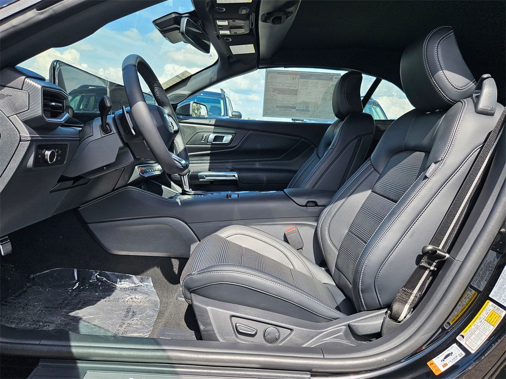2025 Ford Mustang GT Premium Convertible photo 10