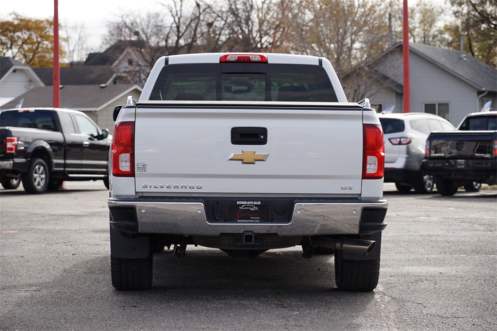 2017 Chevrolet Silverado LTZ photo 4