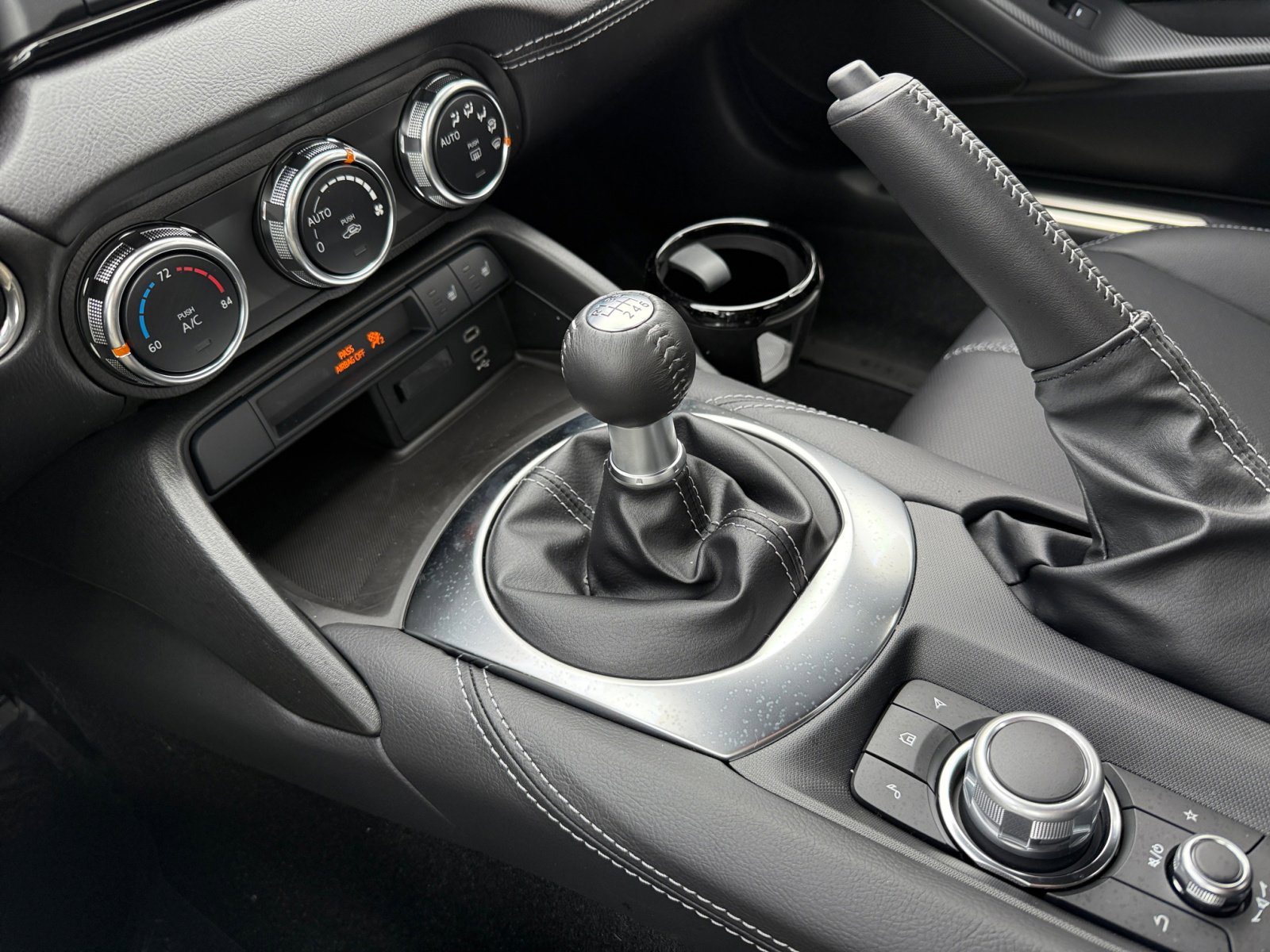 2025 Mazda MX-5 Miata Miata Grand Touring photo 13