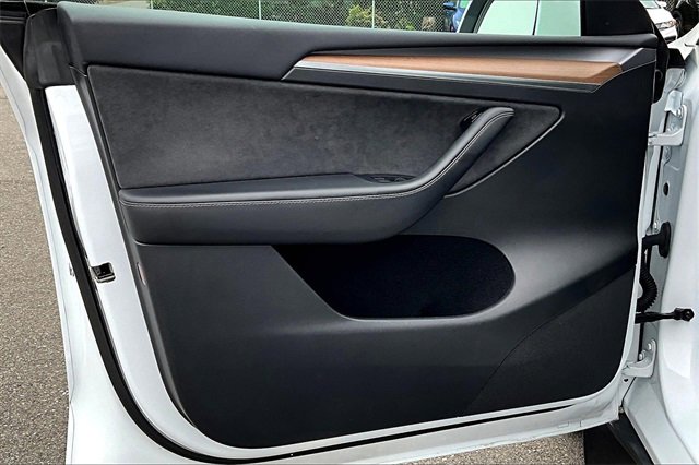 2023 Tesla Model Y Long Range photo 19