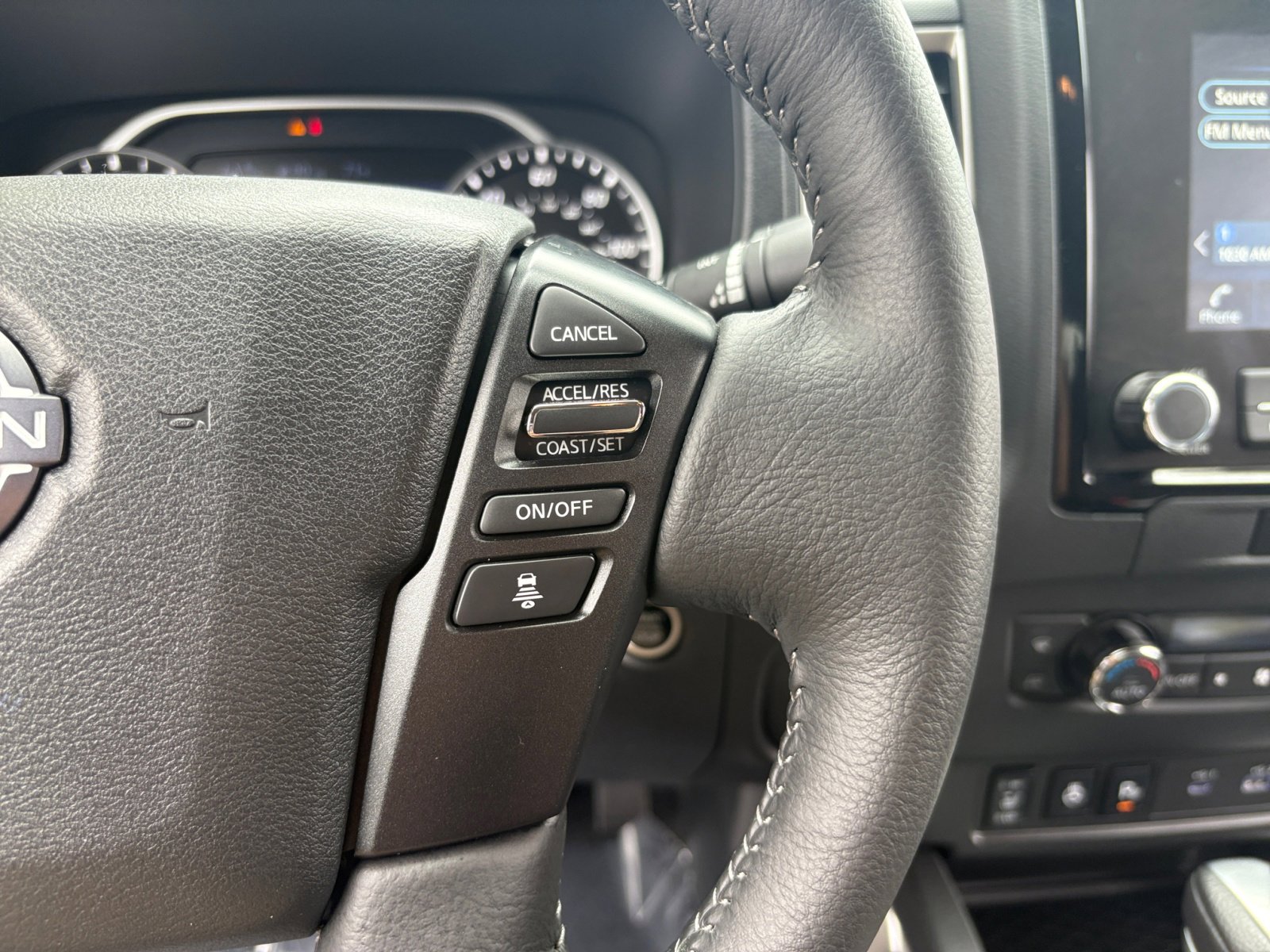 2024 Nissan Frontier SV photo 12