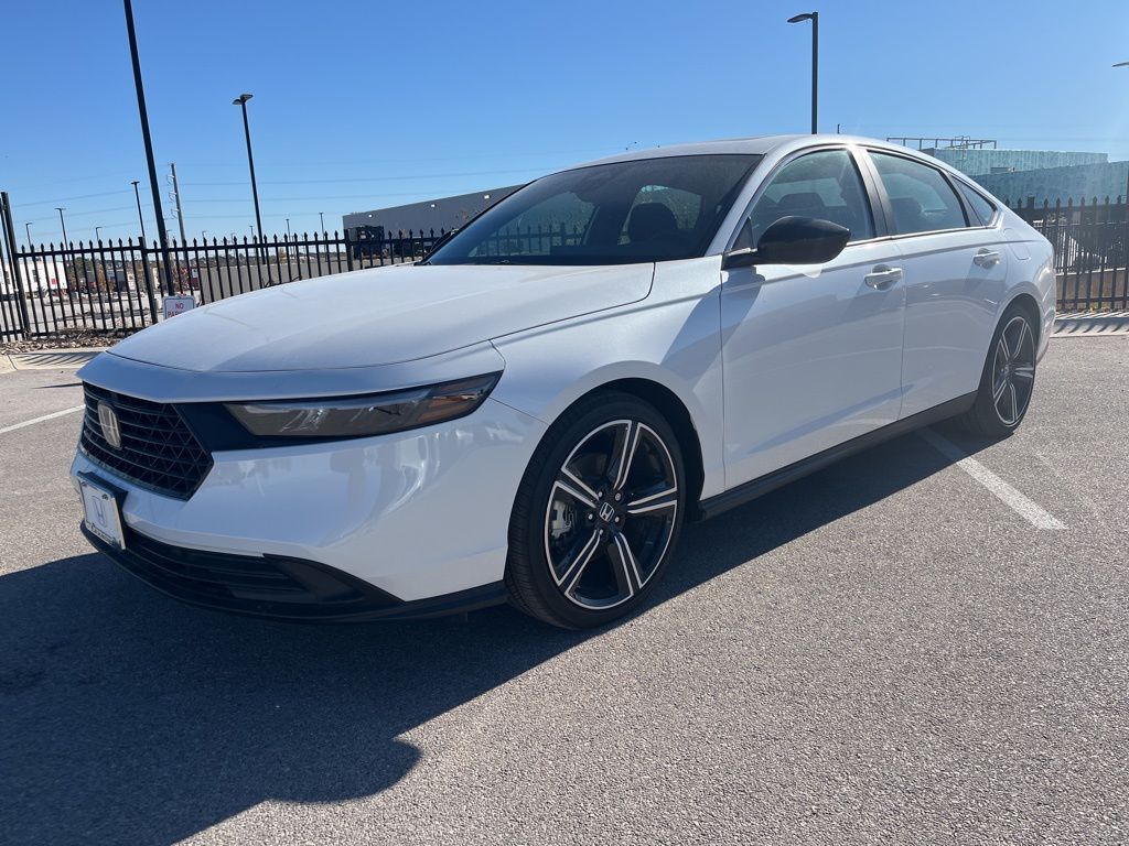 2025 Honda Accord Hybrid Sport's photo