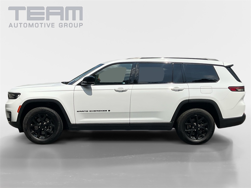 2024 Jeep Grand Cherokee Altitude photo 2