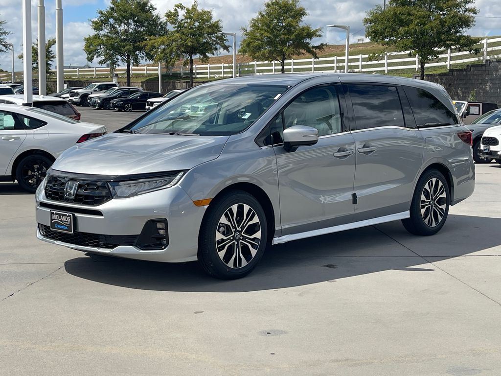 2026 Honda Odyssey Elite photo 3