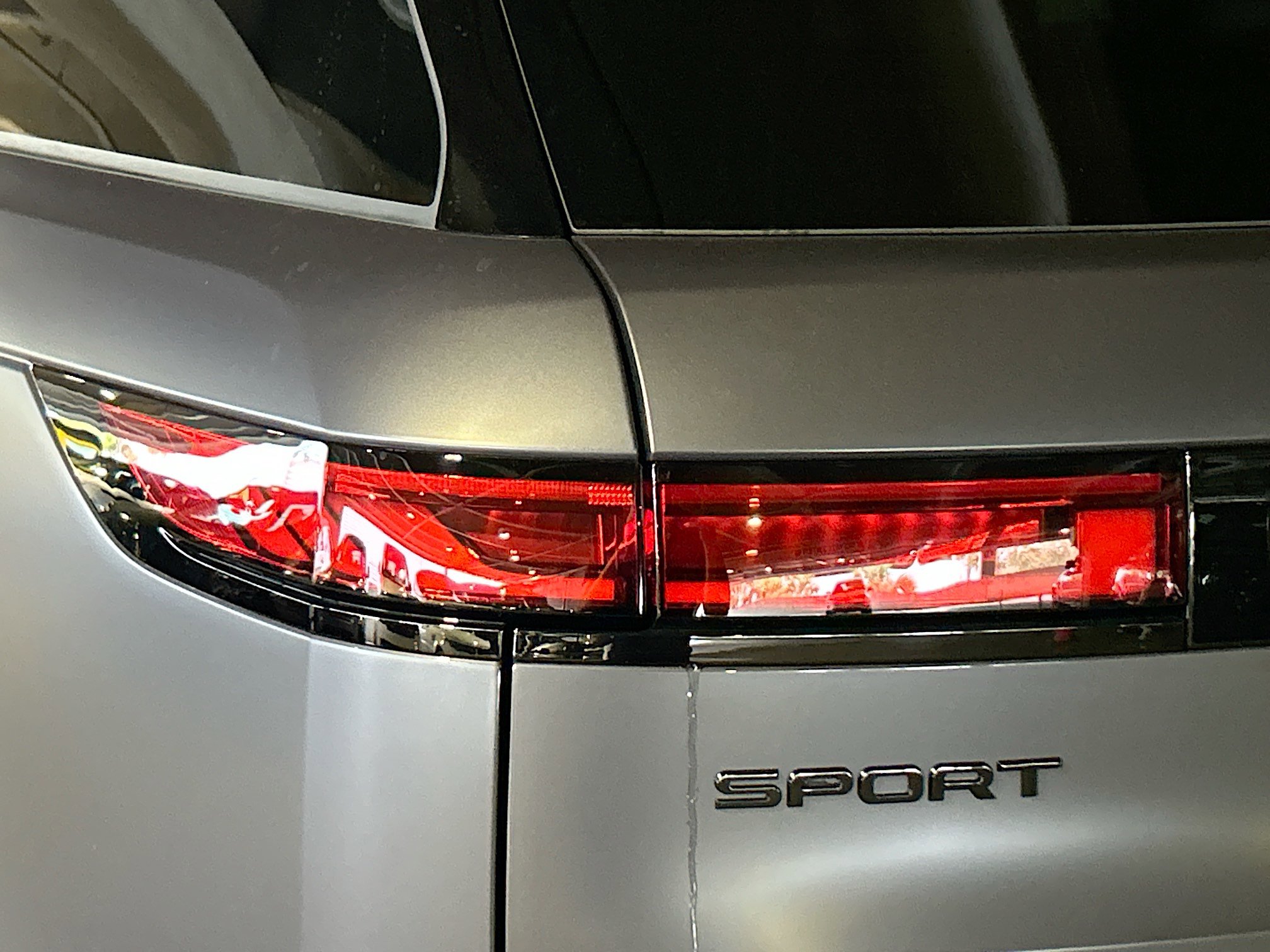 2025 Land Rover Range Rover Sport SE photo 7
