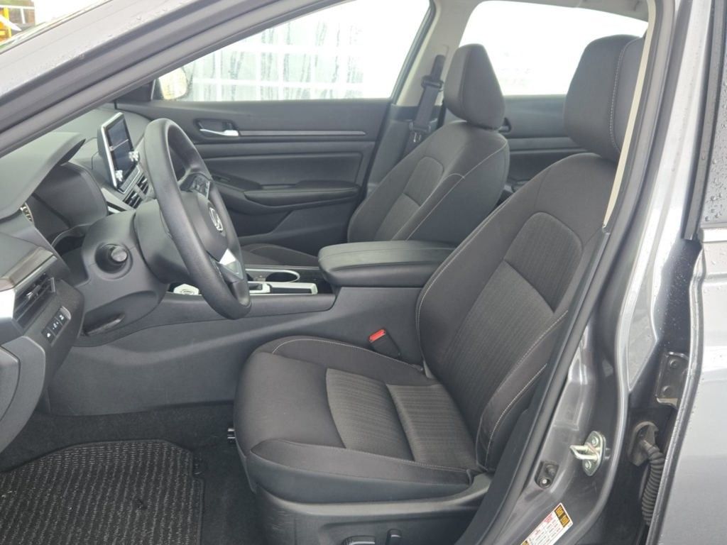 2024 Nissan Altima 2.5 SV photo 3