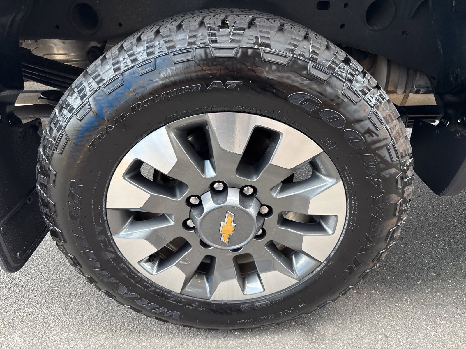2024 Chevrolet Silverado 2500HD Custom photo 13