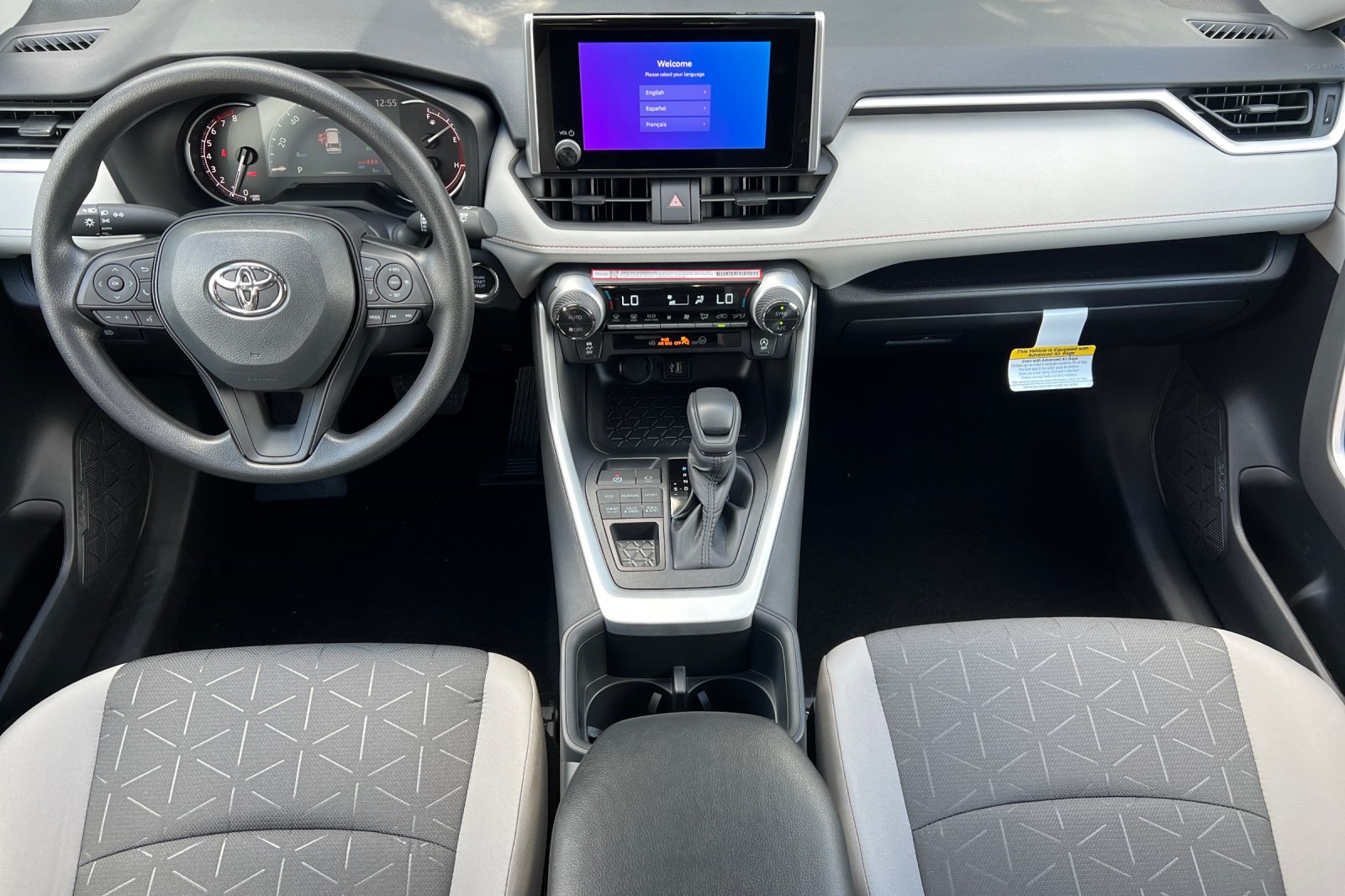 2025 Toyota RAV4 XLE photo 2