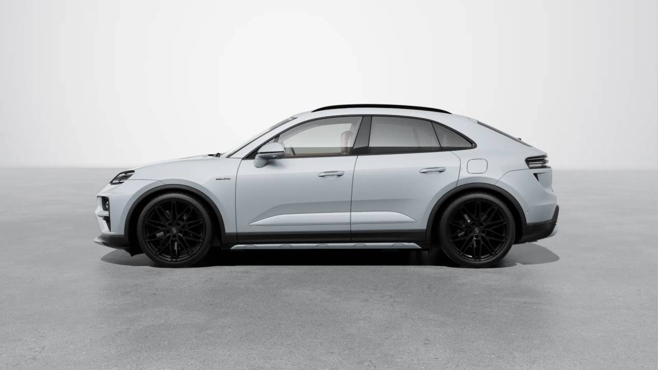 2025 Porsche Macan Turbo Electric photo 2