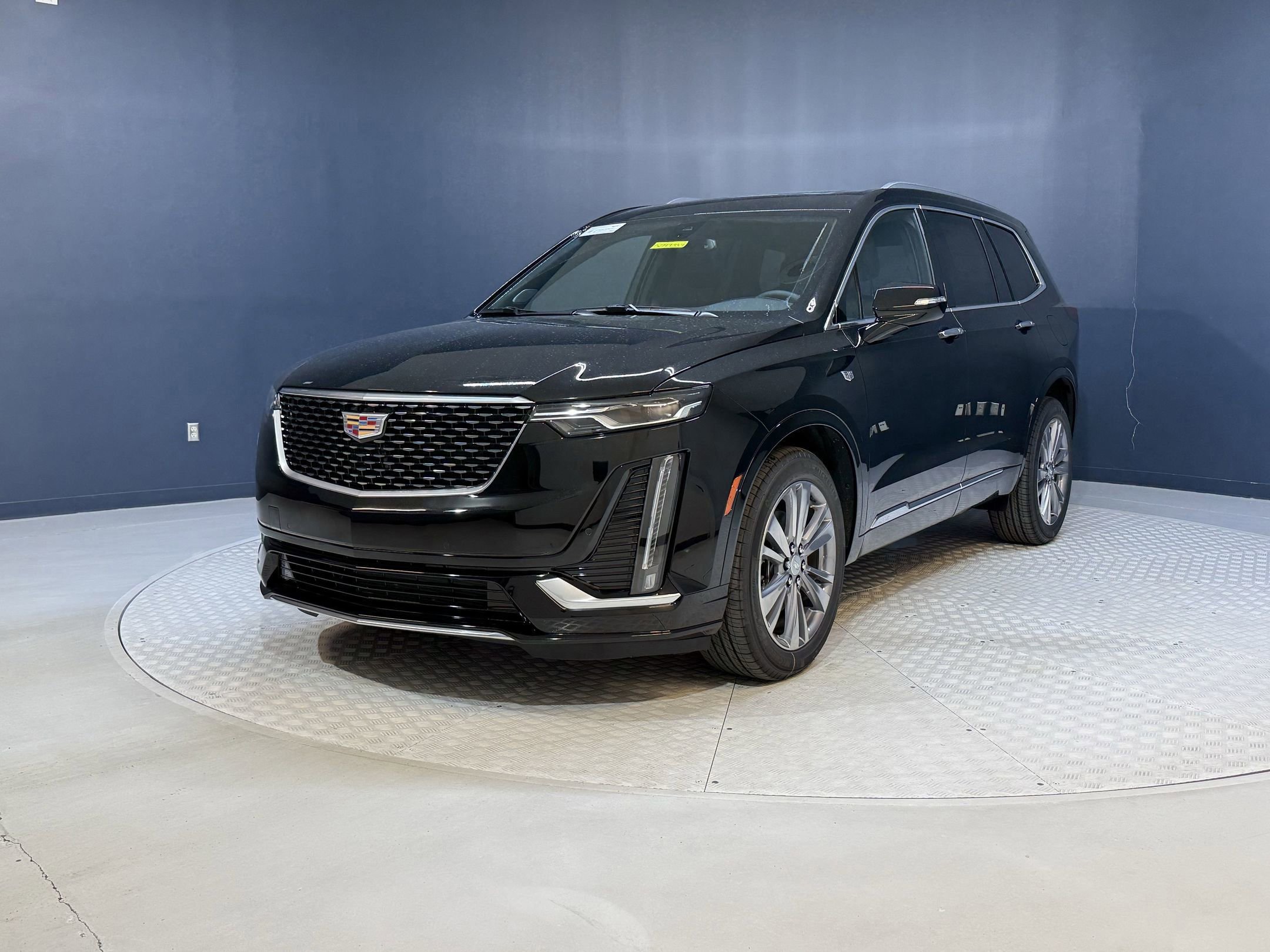 2025 Cadillac XT6 Premium Luxury photo 2