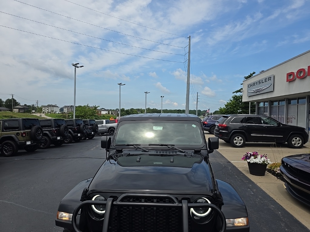2023 Jeep Gladiator Willys photo 2