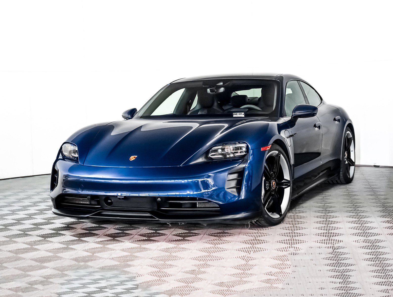 2023 Porsche Taycan GTS's photo