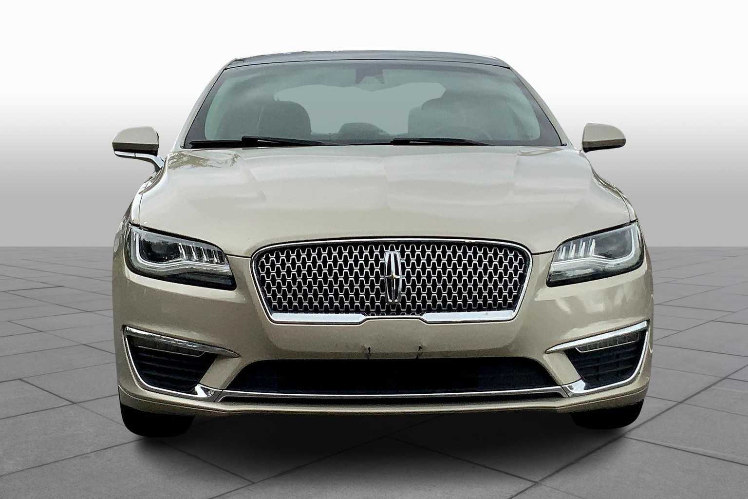 2017 Lincoln MKZ Reserve photo 3