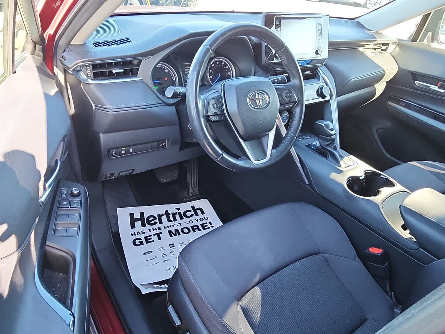 2022 Toyota Venza LE photo 9