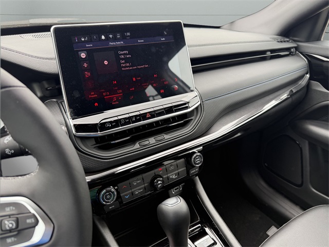 2025 Jeep Compass Latitude photo 16