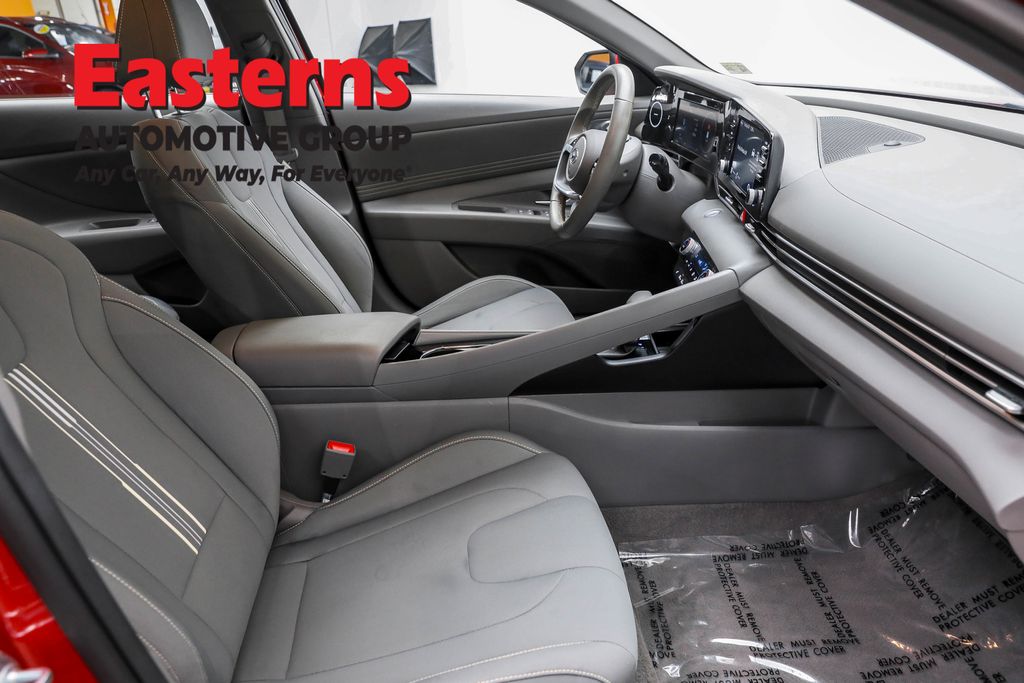 2022 Hyundai Elantra SEL Convenience photo 21