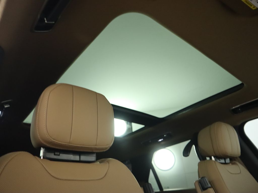 2025 Land Rover Range Rover Sport SE photo 19