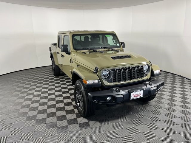 2025 Jeep Gladiator Sport S photo 2