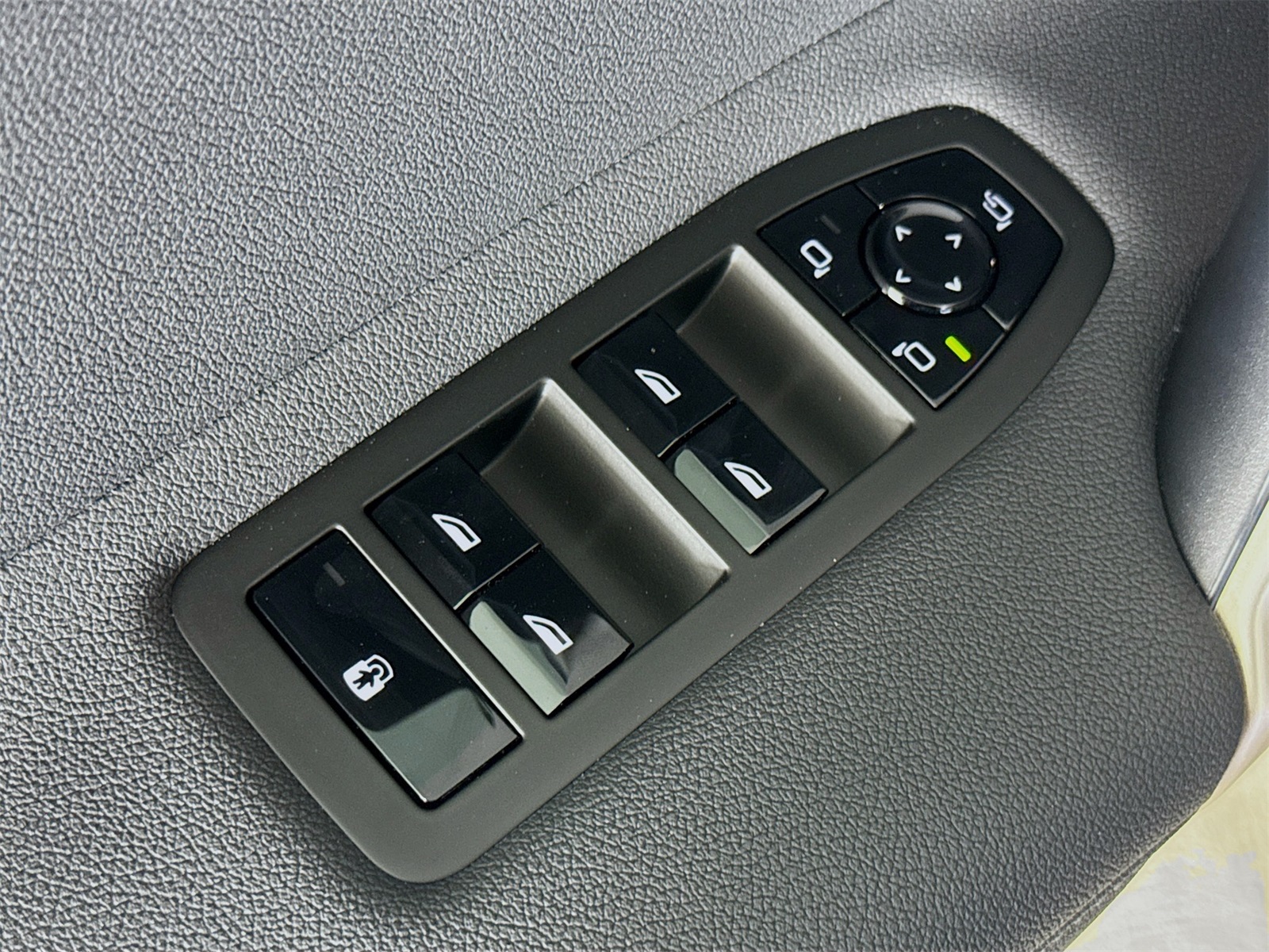 2026 Bmw iX photo 13