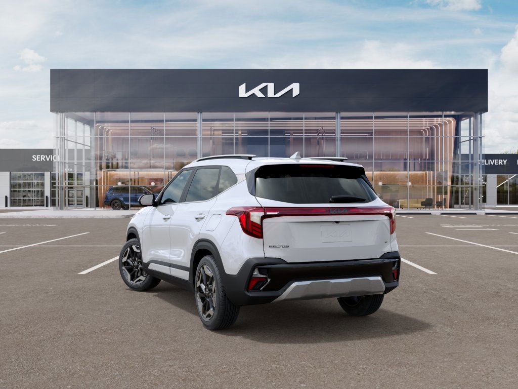 2025 Kia Seltos SX photo 4