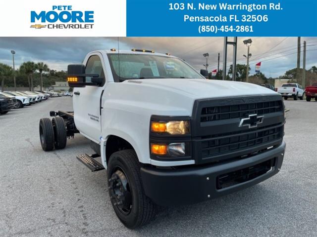 2024 Chevrolet Silverado 4500 Medium Duty Chassis Cab Work Truck's photo