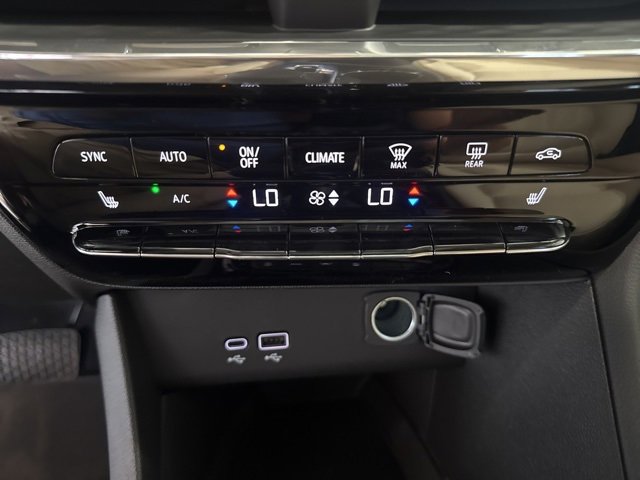 2026 Buick Encore GX Avenir photo 17