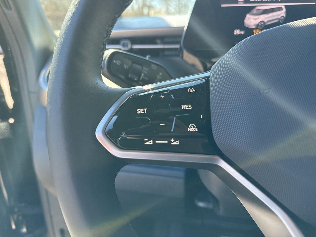 2025 Volkswagen ID. Buzz Pro S photo 13