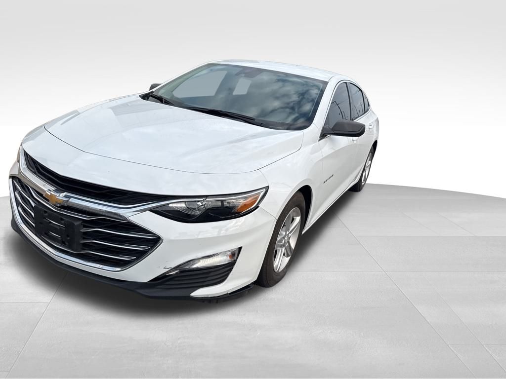 2023 Chevrolet Malibu LS photo 2