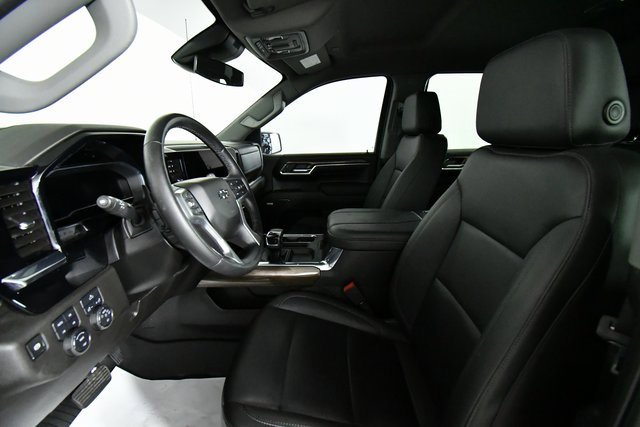 2024 Chevrolet Silverado 1500 RST photo 4