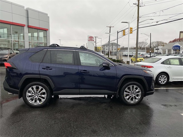 2025 Toyota RAV4 XLE Premium photo 2