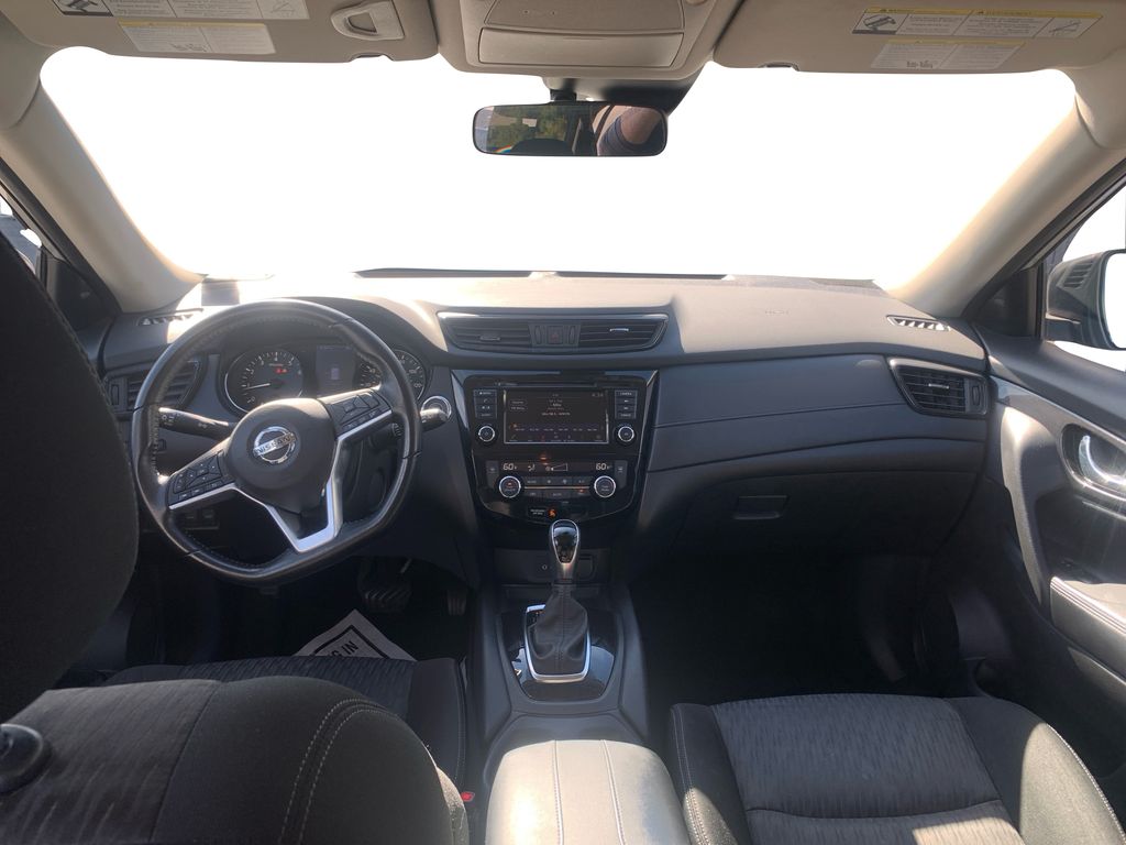 2020 Nissan Rogue SV photo 14