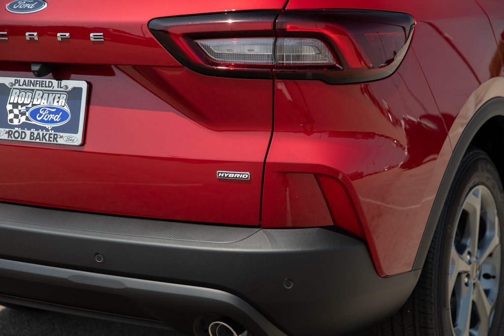 2025 Ford Escape ST-Line photo 9