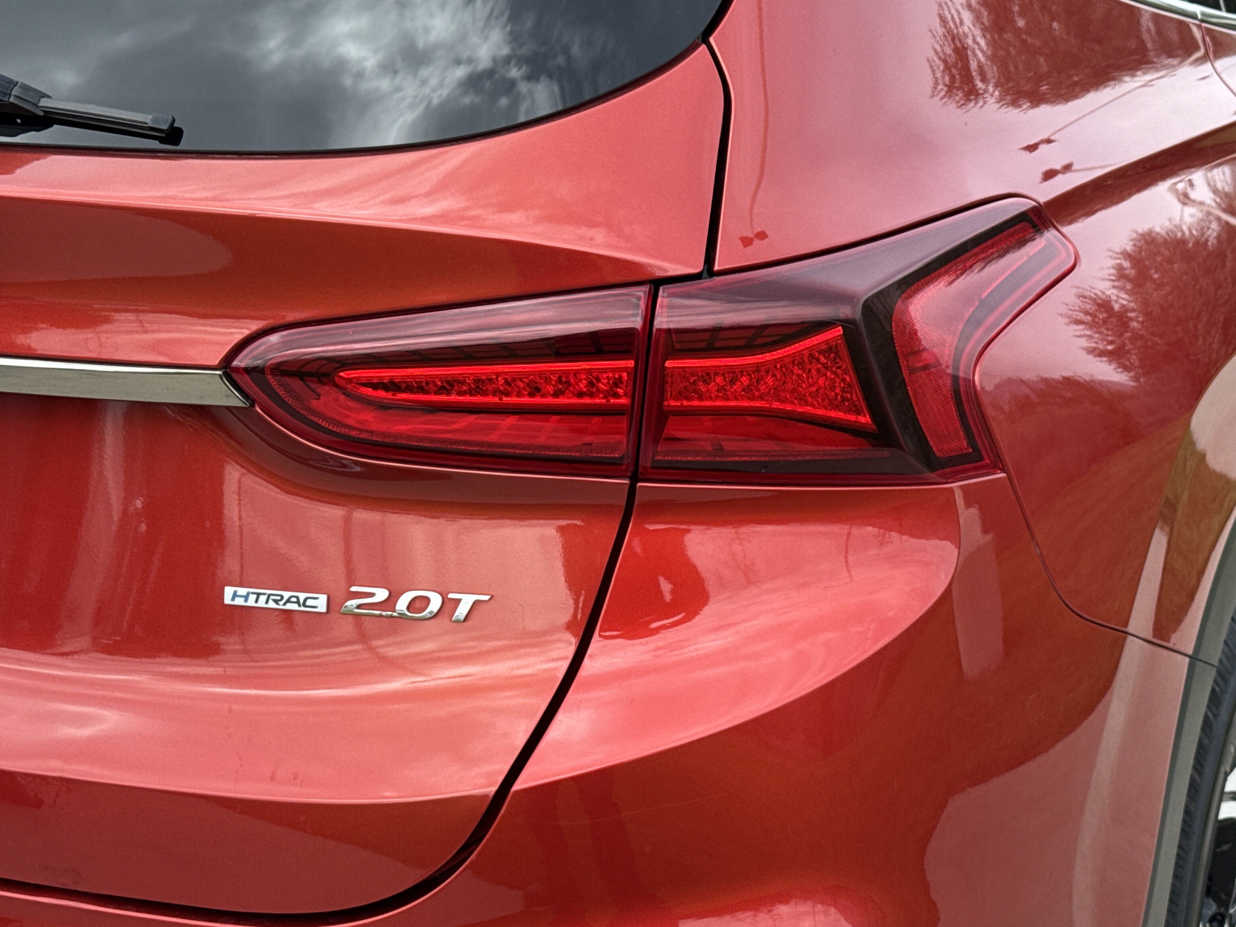 2019 Hyundai Santa Fe Limited photo 2