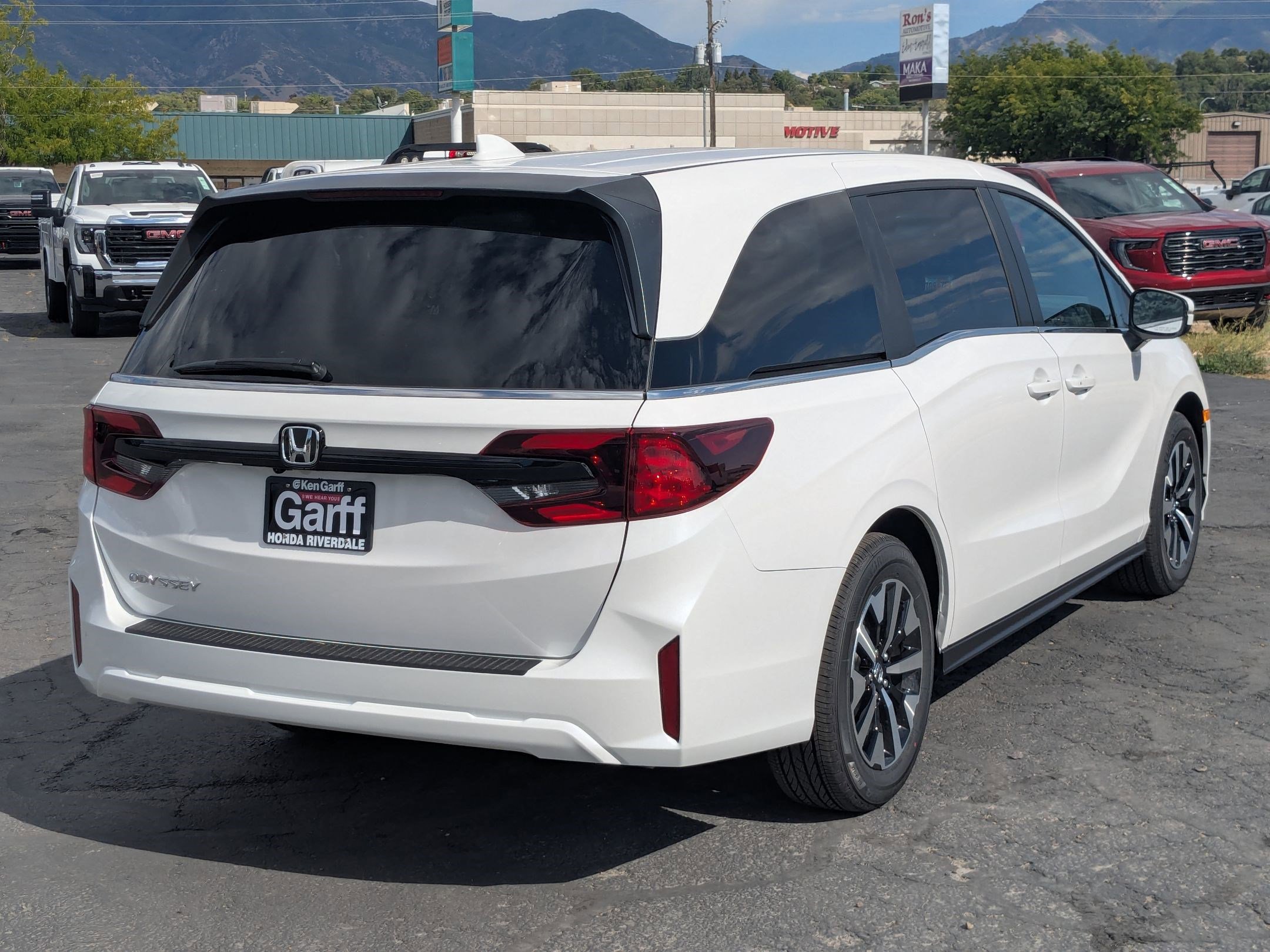 2026 Honda Odyssey EX-L photo 3
