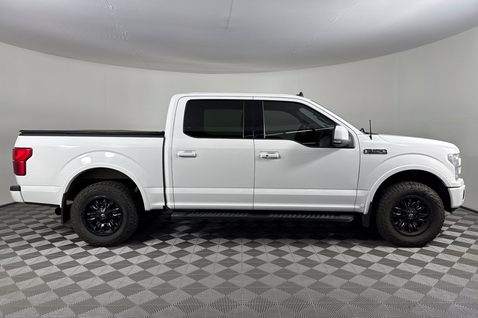 2019 Ford F-150 Lariat photo 3