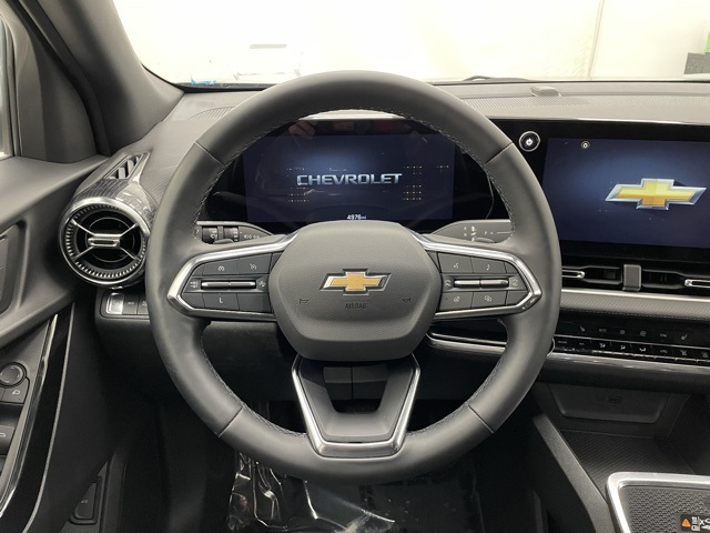 2025 Chevrolet Equinox LT photo 9