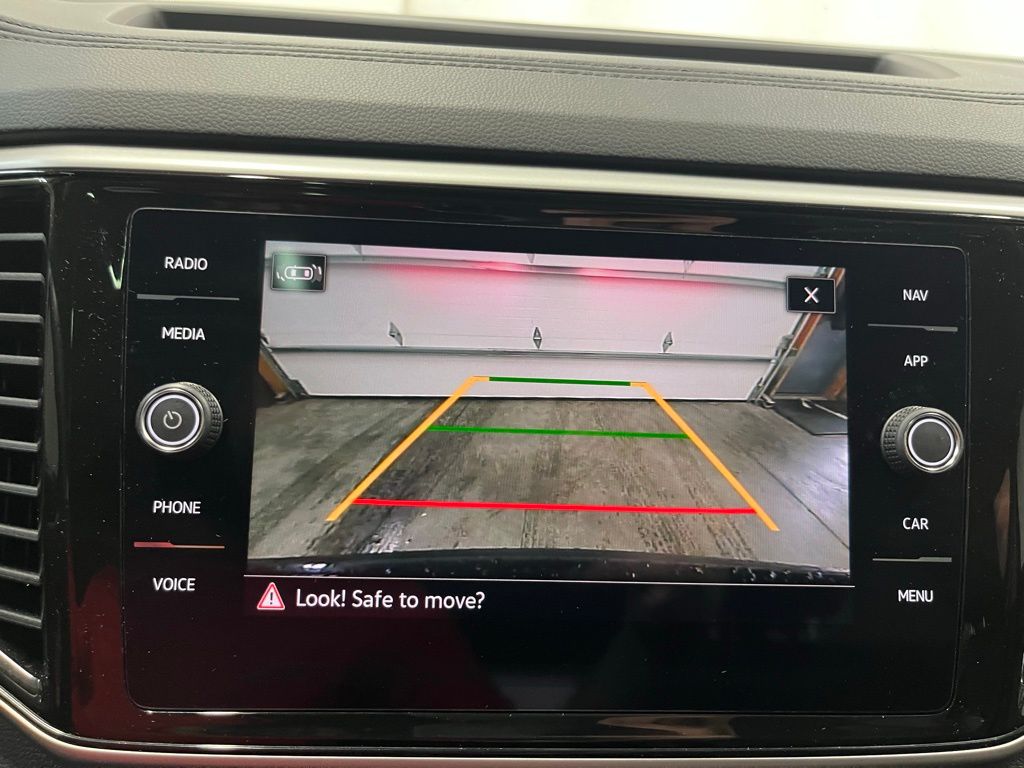 2023 Volkswagen Atlas SEL photo 19