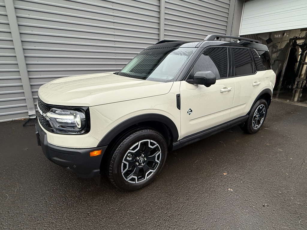 2025 Ford Bronco Sport Outer Banks's photo